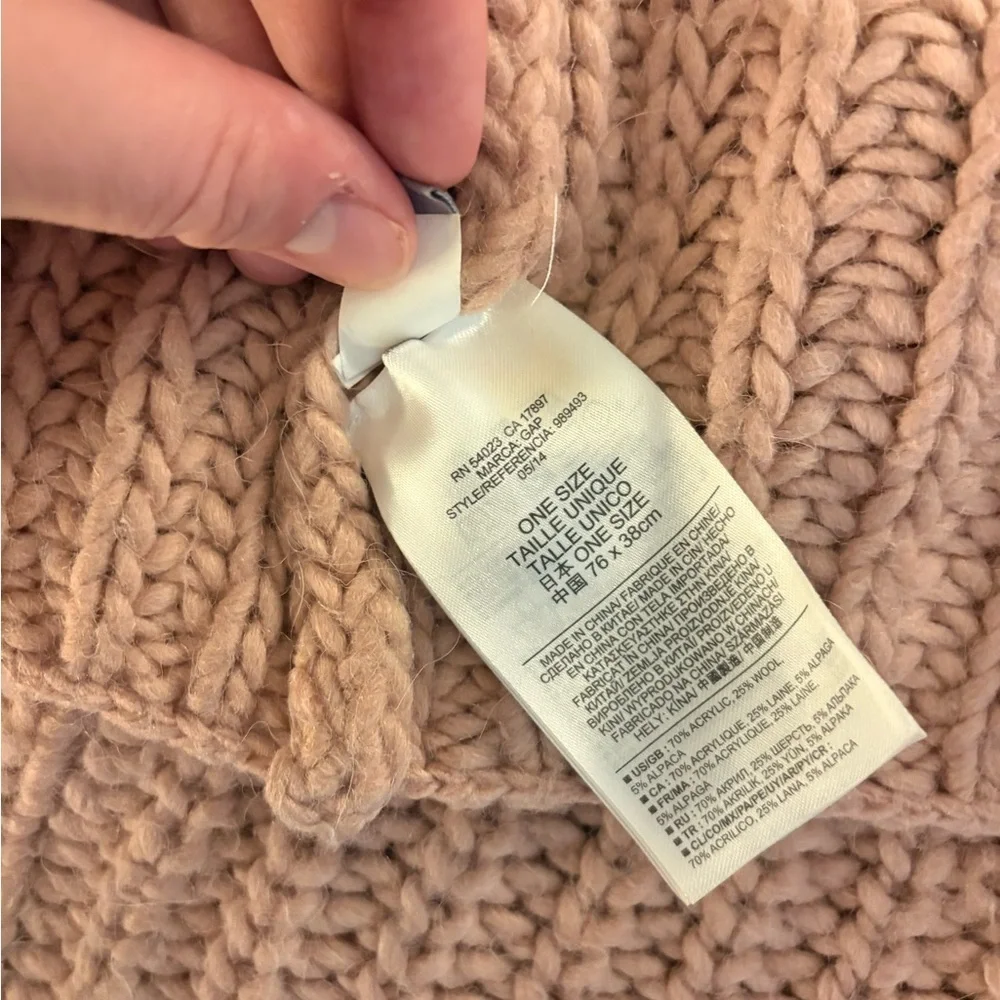 Gap Warm Cozy Light Pink Knit Infinity Scarf for Winter
